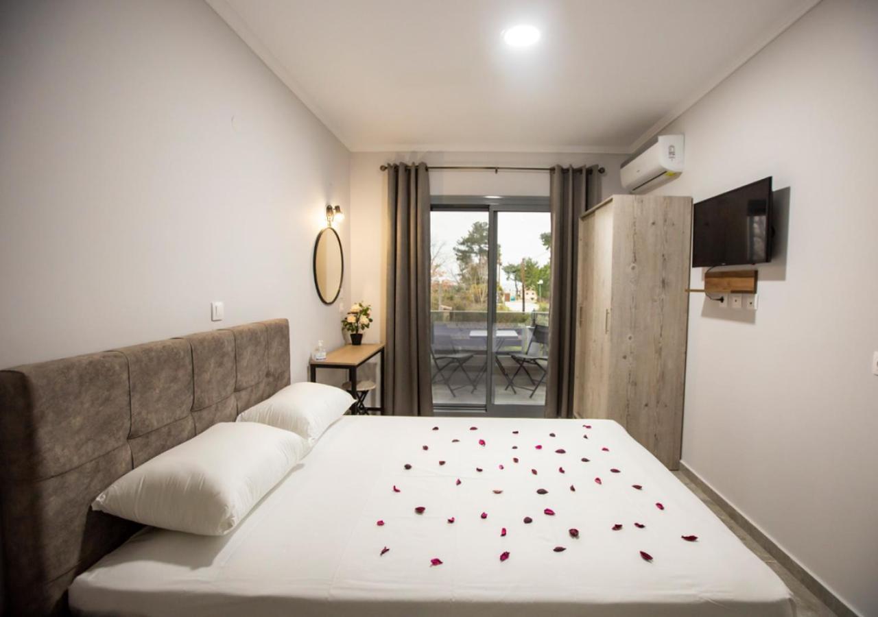 Artemida Suites Hanioti Luaran gambar