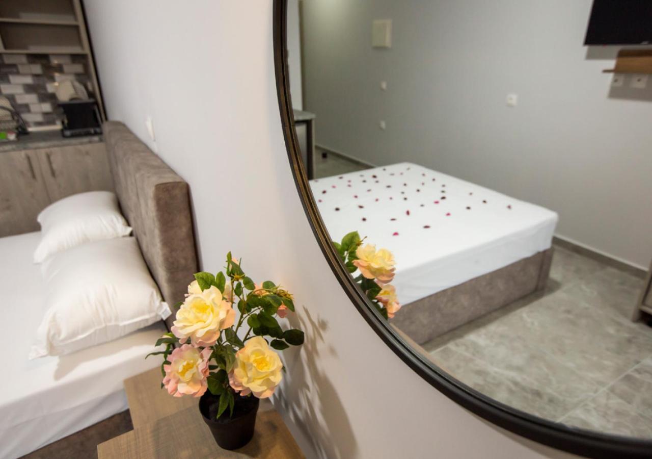 Artemida Suites Hanioti Luaran gambar