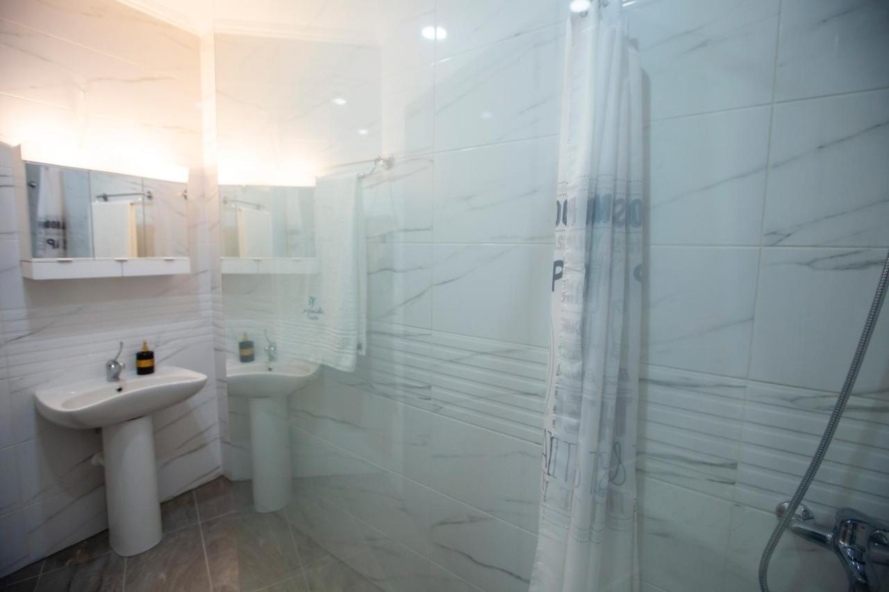 Artemida Suites Hanioti Luaran gambar